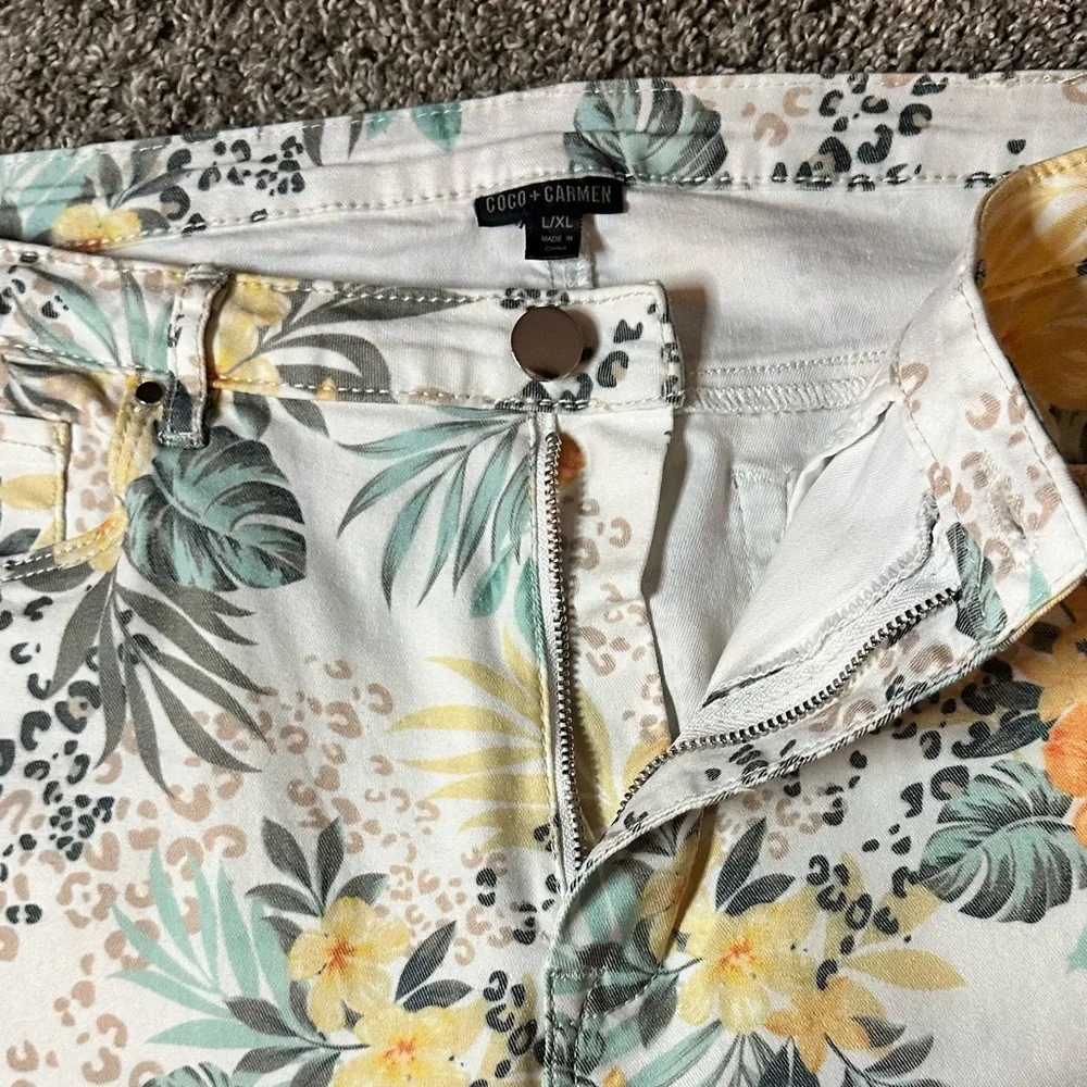 Coco + Carmen Floral Women Jeans - Multicolor - Picture 2 of 6